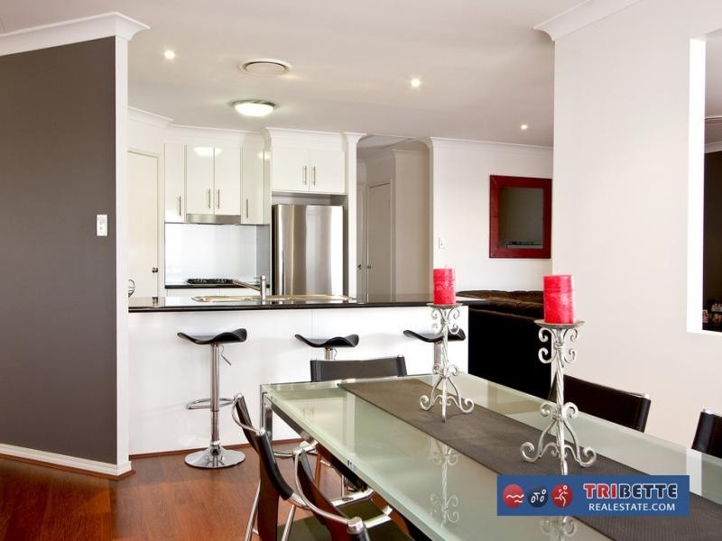 27 Christopher Place, Sinnamon Park QLD 4073