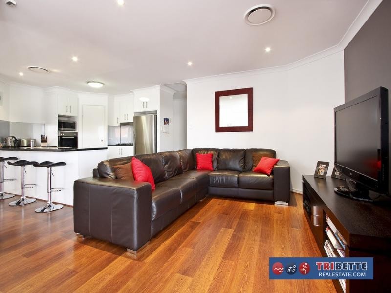 27 Christopher Place, Sinnamon Park QLD 4073