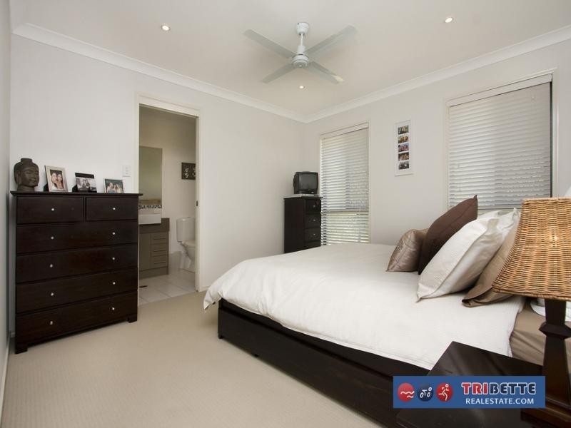 27 Christopher Place, Sinnamon Park QLD 4073