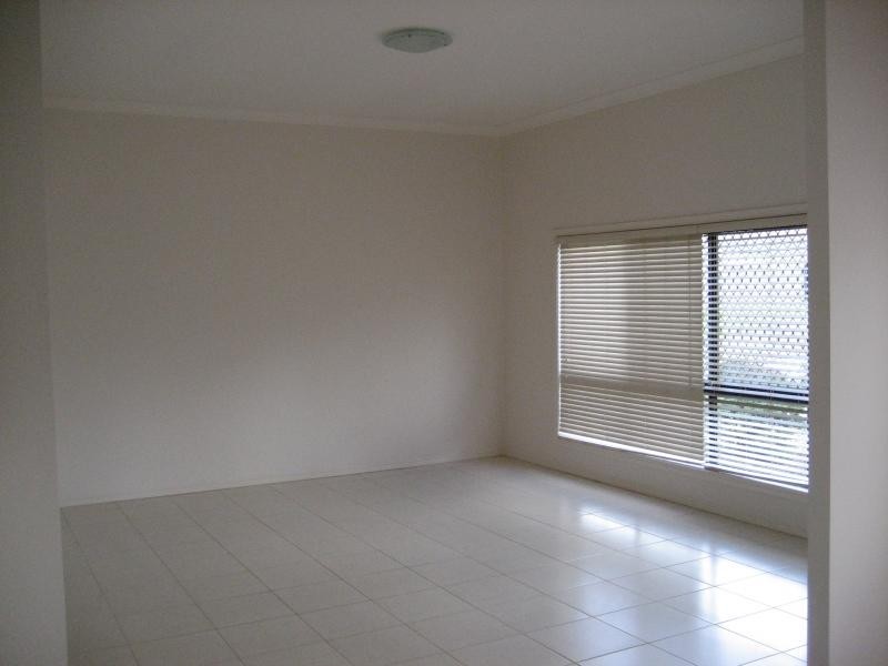 16 Jason Street, Sinnamon Park QLD 4073