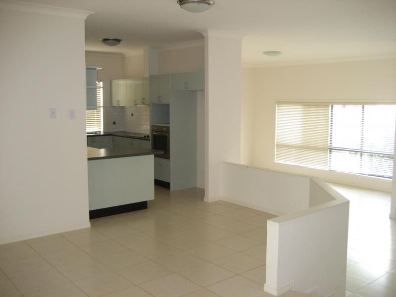16 Jason Street, Sinnamon Park QLD 4073