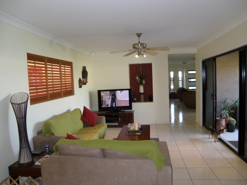 5 Grevillea St, Sinnamon Park QLD 4073