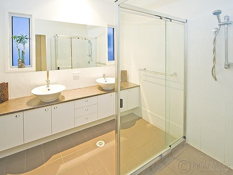 42 Summit Drive, Springfield Lakes QLD 4300