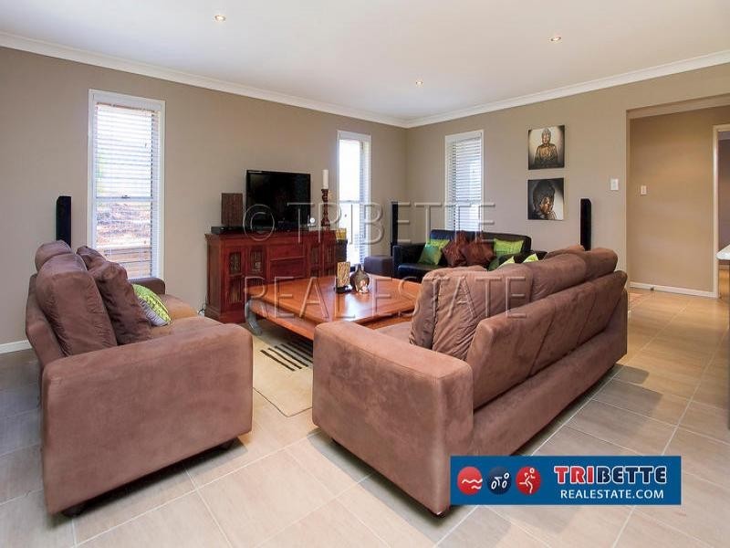 68 Flindersia Cres, Seventeen Mile Rocks QLD 4073