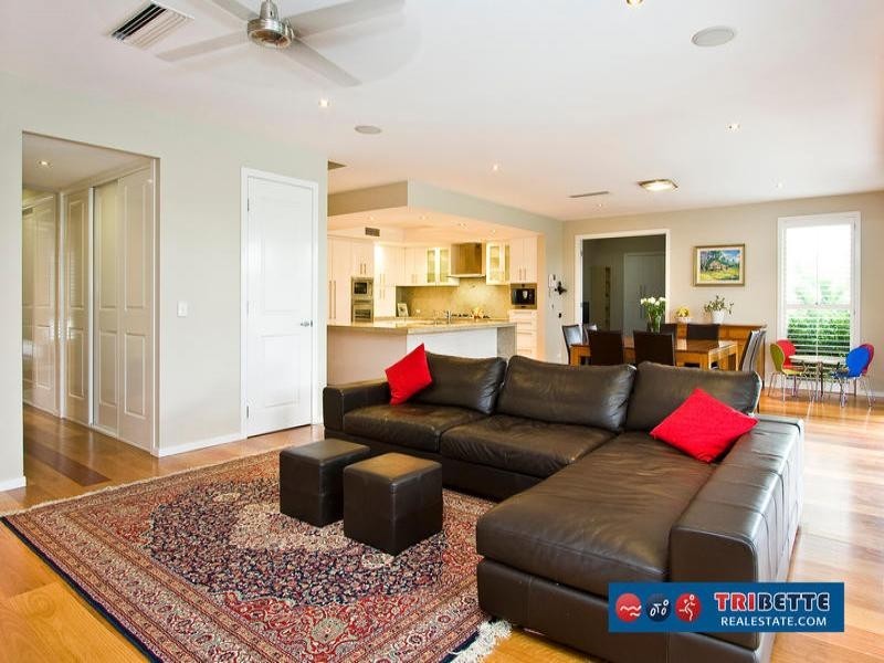 103 Burdekin Drive, Sinnamon Park QLD 4073
