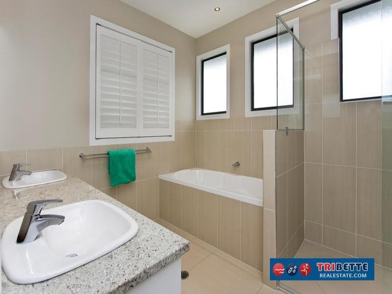 103 Burdekin Drive, Sinnamon Park QLD 4073