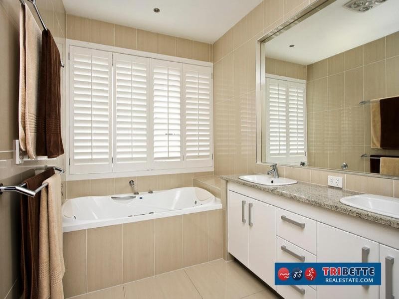 103 Burdekin Drive, Sinnamon Park QLD 4073