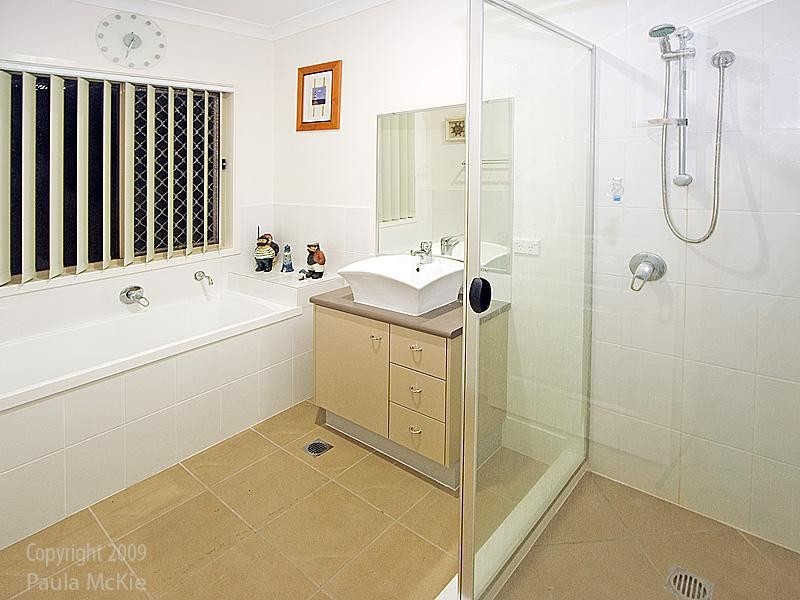 24 Riverside Cr, Springfield Lakes QLD 4300