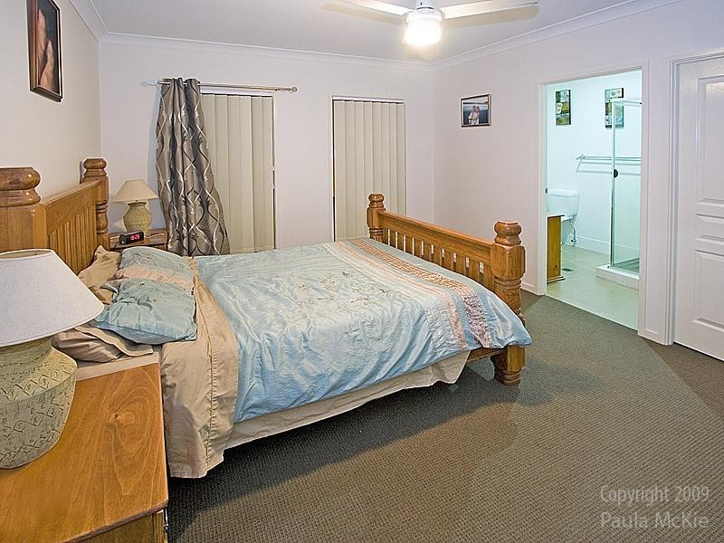 24 Riverside Cr, Springfield Lakes QLD 4300
