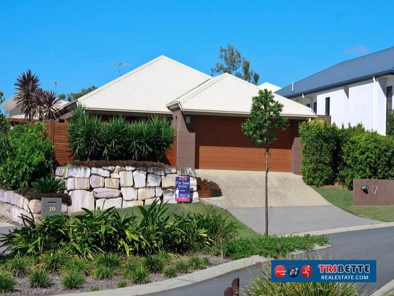 17 Backhousia Crescent, Sinnamon Park QLD 4073