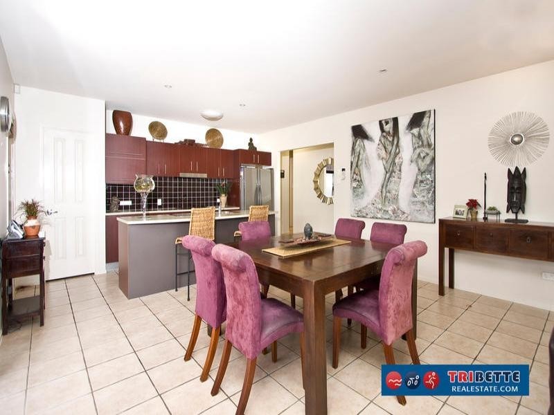 17 Backhousia Crescent, Sinnamon Park QLD 4073