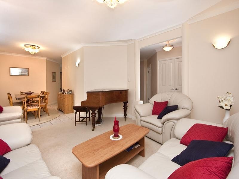 22 Mozart Place, Mount Ommaney QLD 4074