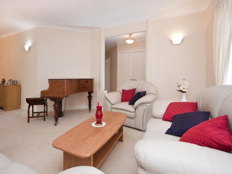 22 Mozart Place, Mount Ommaney QLD 4074