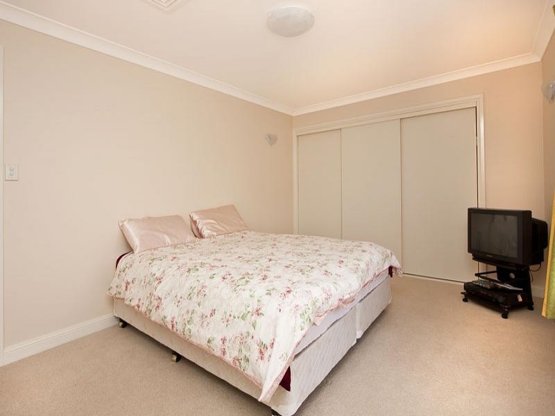 22 Mozart Place, Mount Ommaney QLD 4074