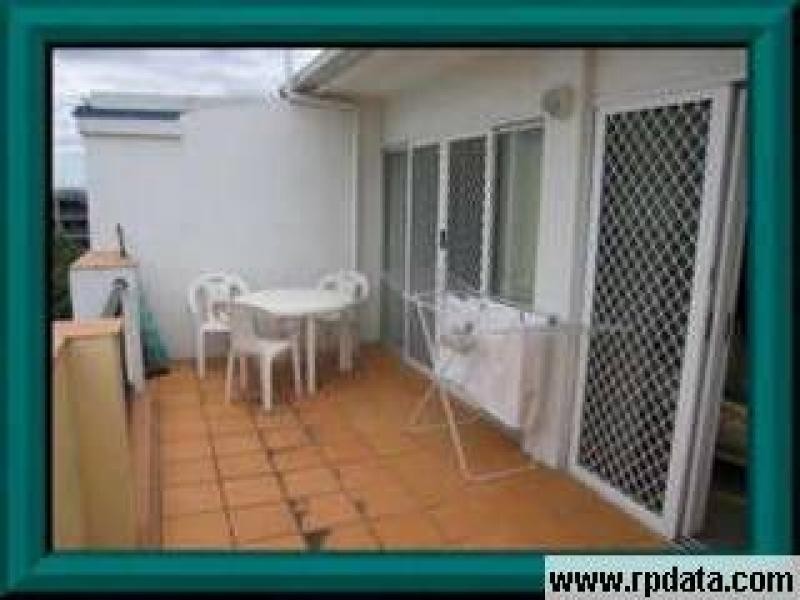 27/32-36 Lissner Street, Toowong QLD 4066