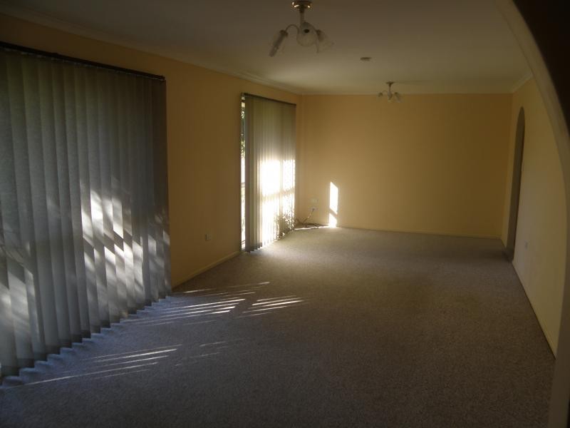 6 Fathom Close, Jamboree Heights QLD 4074