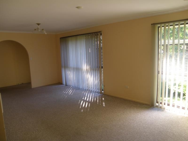 6 Fathom Close, Jamboree Heights QLD 4074