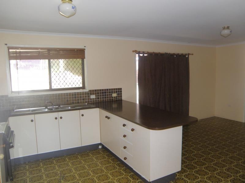 6 Fathom Close, Jamboree Heights QLD 4074