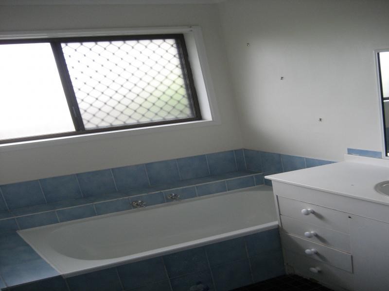 3 Carob Close, Middle Park QLD 4074