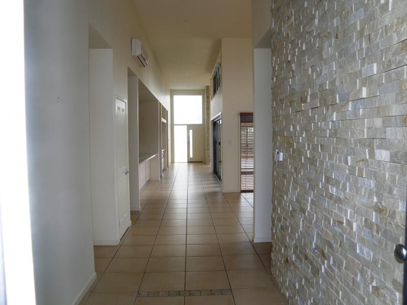 8 Balonne Avenue, Sinnamon Park QLD 4073