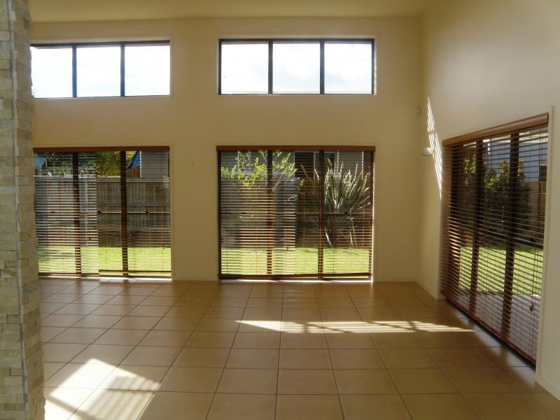 8 Balonne Avenue, Sinnamon Park QLD 4073