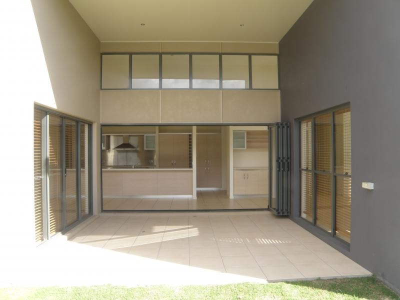 8 Balonne Avenue, Sinnamon Park QLD 4073