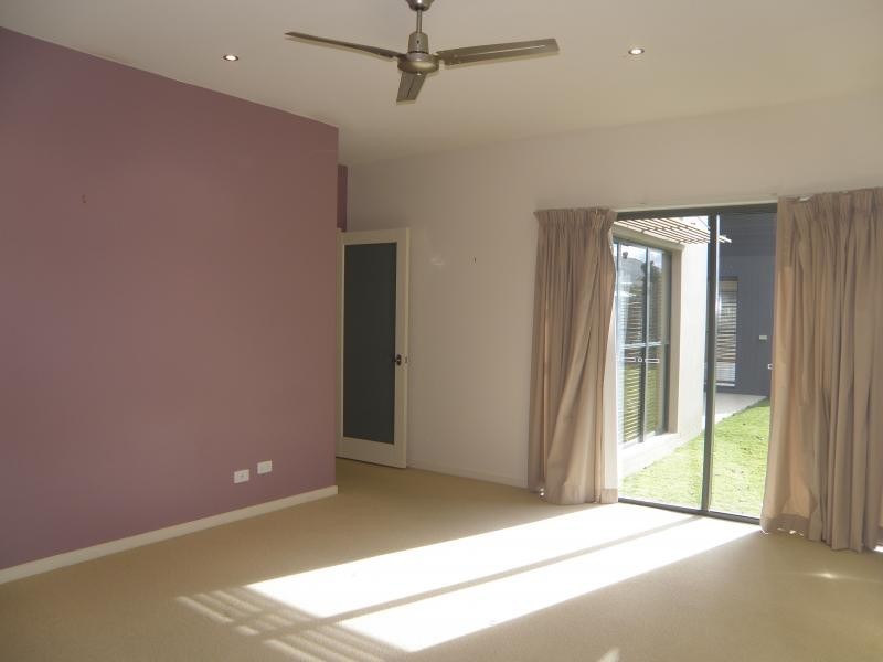 8 Balonne Avenue, Sinnamon Park QLD 4073