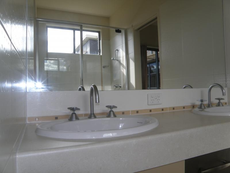 8 Balonne Avenue, Sinnamon Park QLD 4073