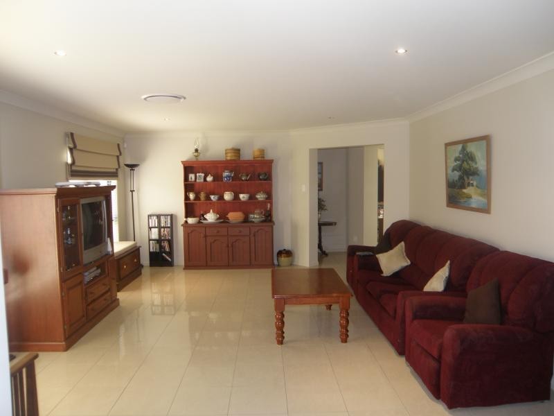 16 Bottlebrush Street, Heathwood QLD 4110