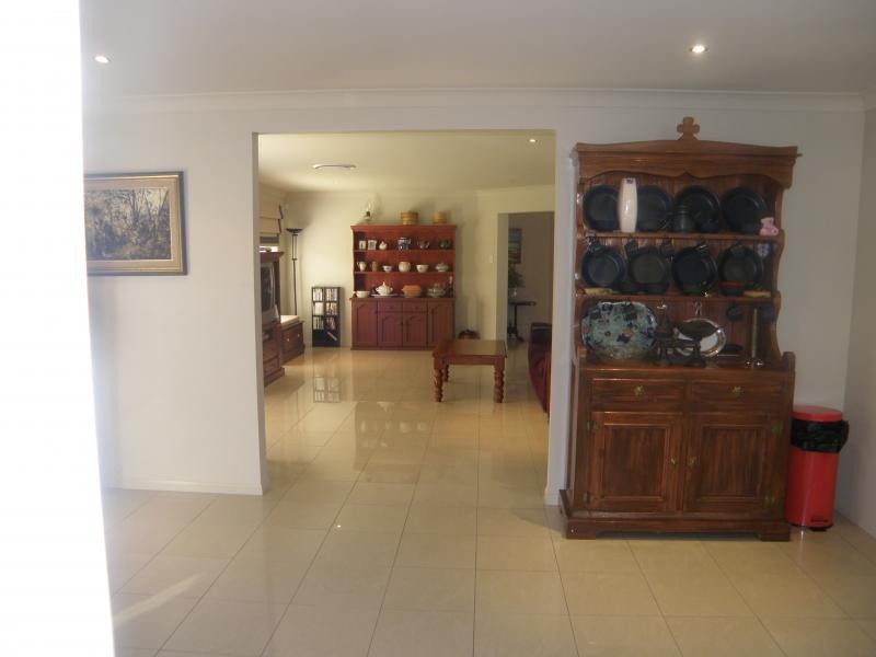 16 Bottlebrush Street, Heathwood QLD 4110