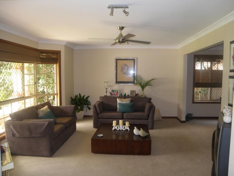 12/15 Abel Smith Cr, Mount Ommaney QLD 4074