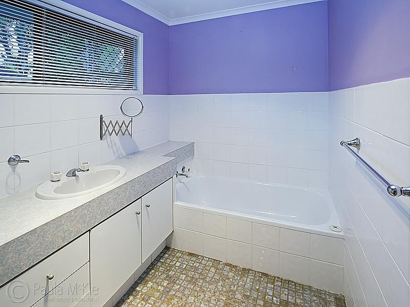 33 MISTRAL ST, Jamboree Heights QLD 4074