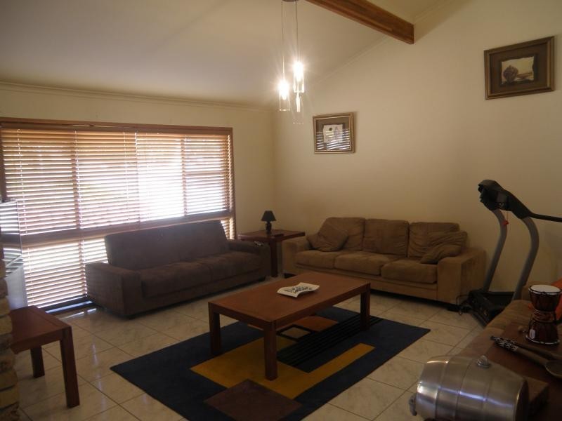 10 Clutha Street, Westlake QLD 4074