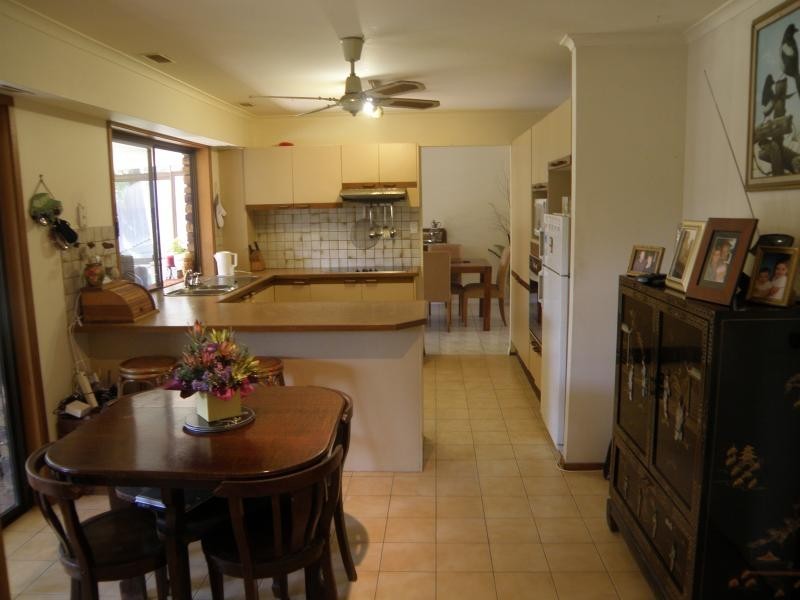 10 Clutha Street, Westlake QLD 4074