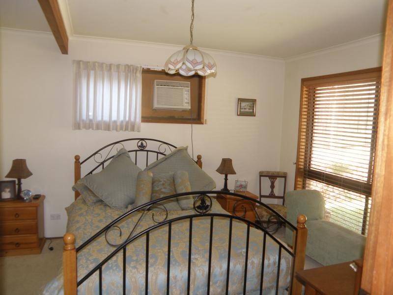 10 Clutha Street, Westlake QLD 4074