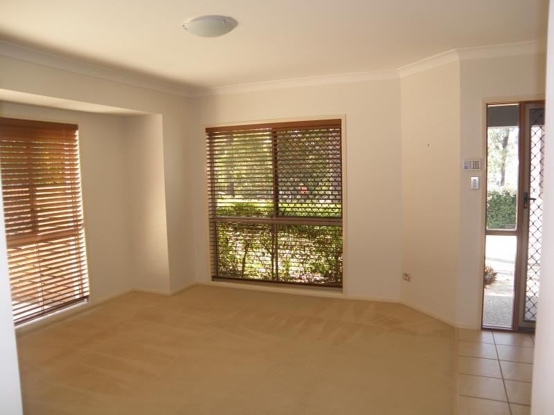 3 Tea Tree Cr, Sinnamon Park QLD 4073