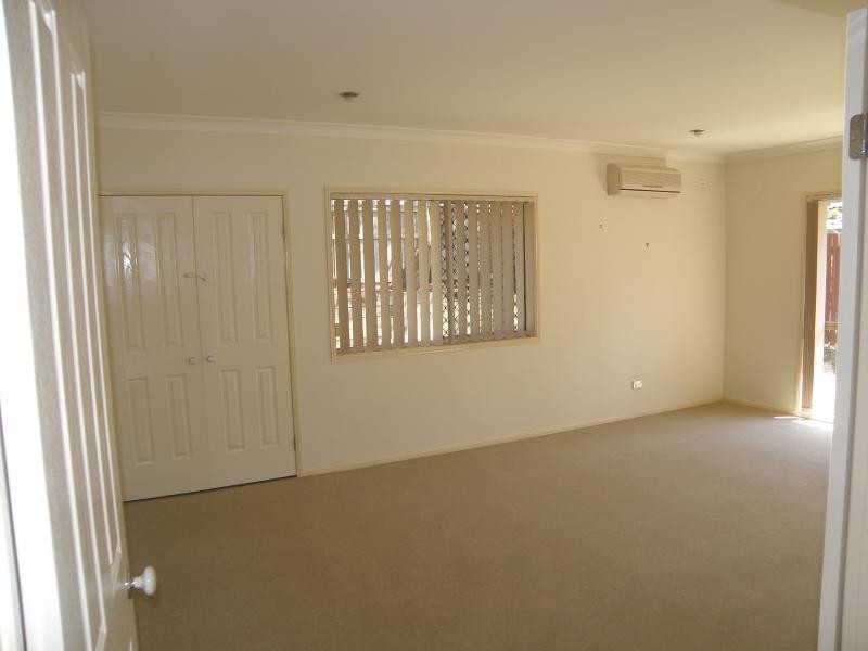 3 Tea Tree Cr, Sinnamon Park QLD 4073