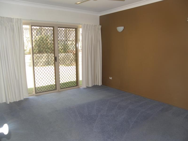 3 Tea Tree Cr, Sinnamon Park QLD 4073