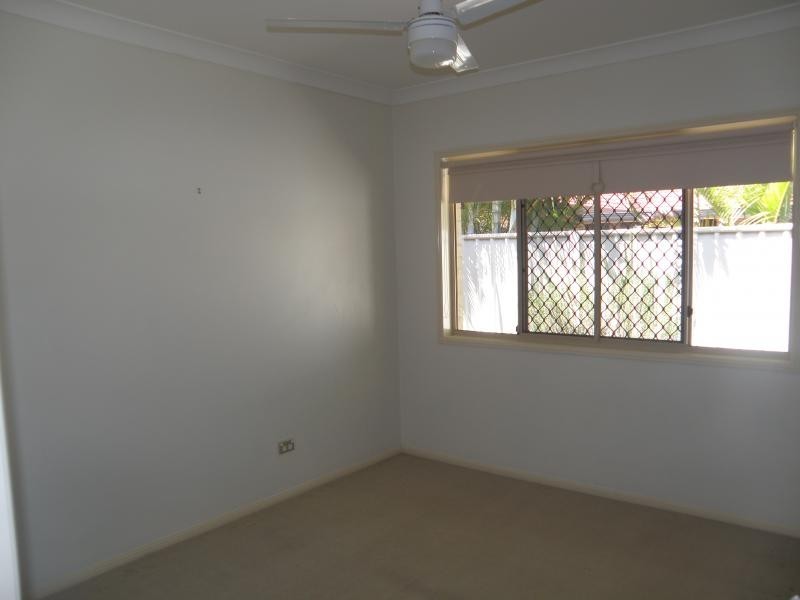 3 Tea Tree Cr, Sinnamon Park QLD 4073