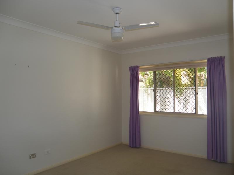 3 Tea Tree Cr, Sinnamon Park QLD 4073