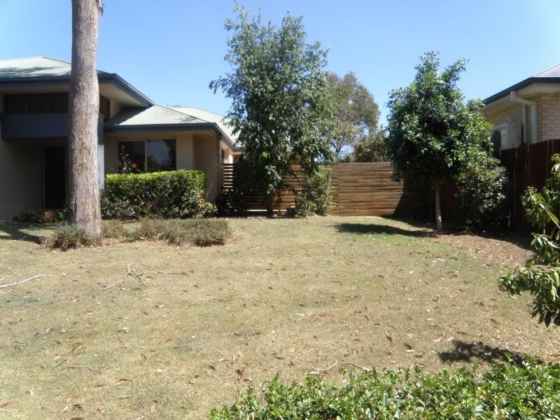 3 Tea Tree Cr, Sinnamon Park QLD 4073