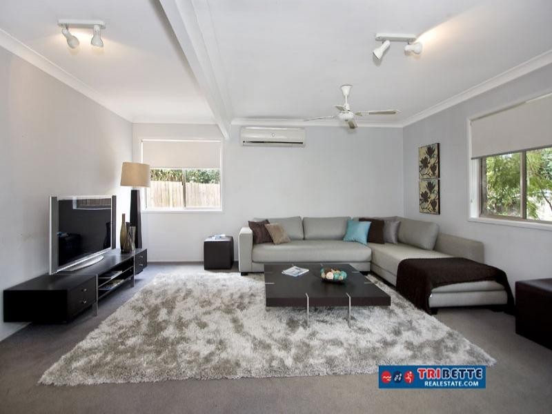 8 Barup Close, Middle Park QLD 4074