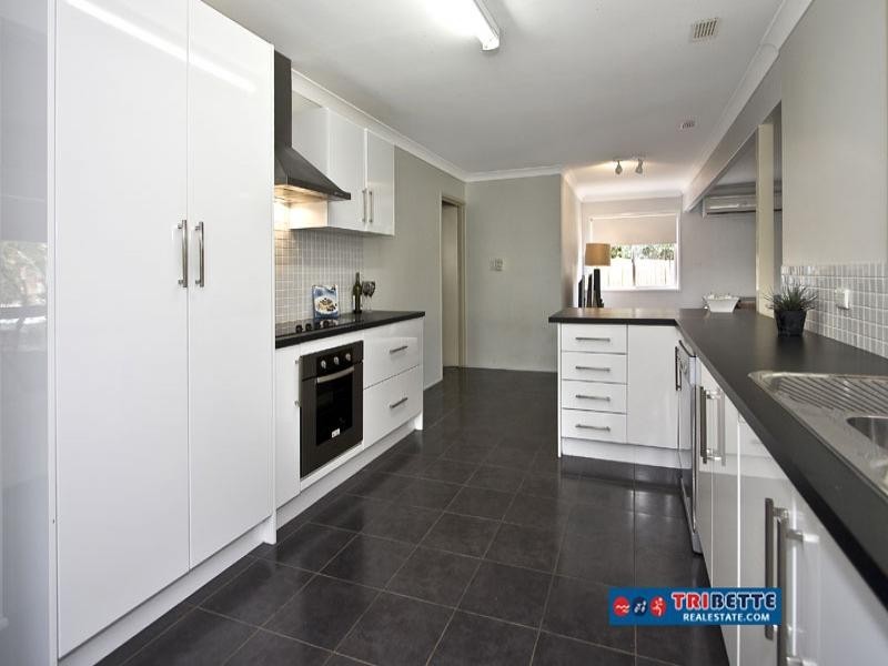 8 Barup Close, Middle Park QLD 4074