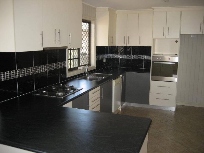 70 Greenwood Village Rd, Redbank Plains QLD 4301