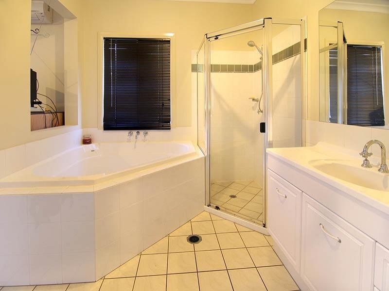 26 Diana Street, Springfield Lakes QLD 4300