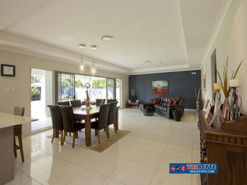 27 Lancaster Ct, Moggill QLD 4070