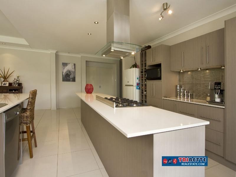 27 Lancaster Ct, Moggill QLD 4070