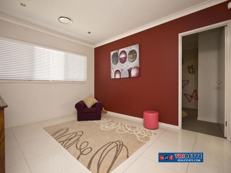 27 Lancaster Ct, Moggill QLD 4070