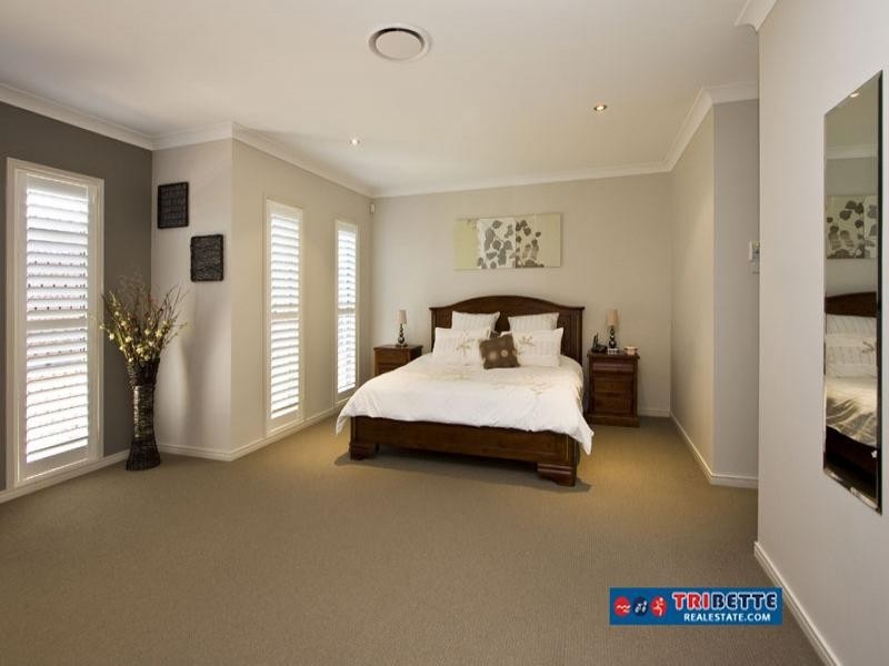 27 Lancaster Ct, Moggill QLD 4070
