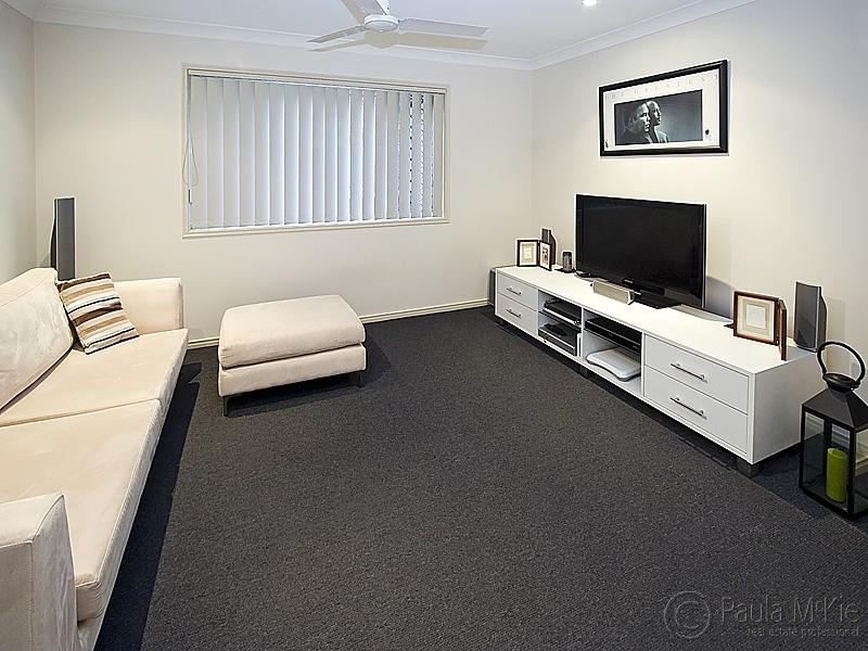 7 Piper Place, Springfield Lakes QLD 4300